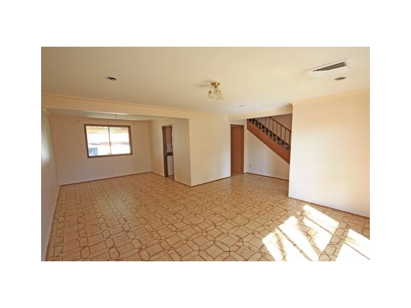 27 Woodlands Road, St Helens Park NSW 2560