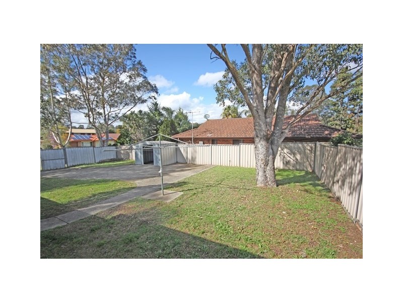 27 Woodlands Road, St Helens Park NSW 2560