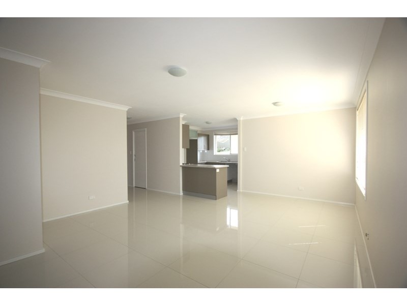 10 Brownlow Place, Ambarvale NSW 2560