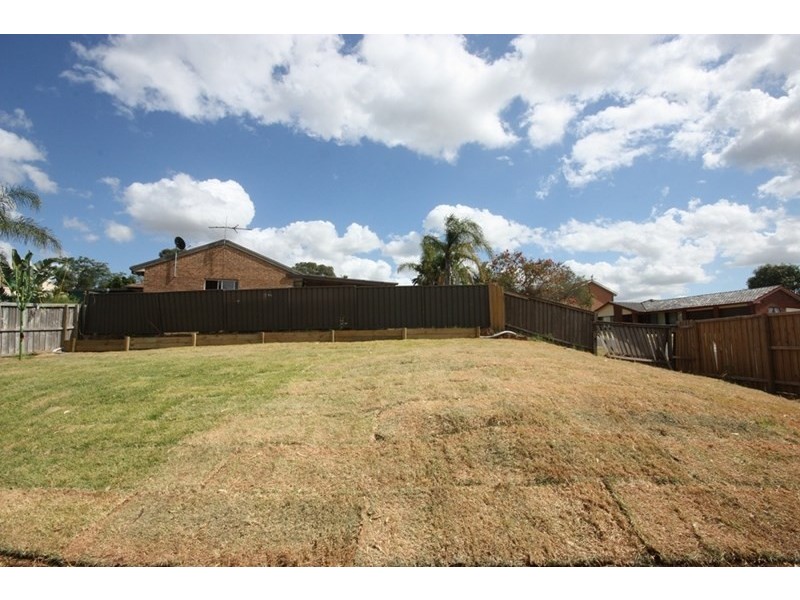 10 Brownlow Place, Ambarvale NSW 2560