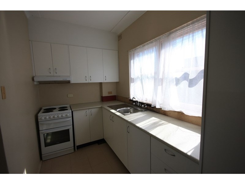 1/5 Bradbury Avenue, Campbelltown NSW 2560