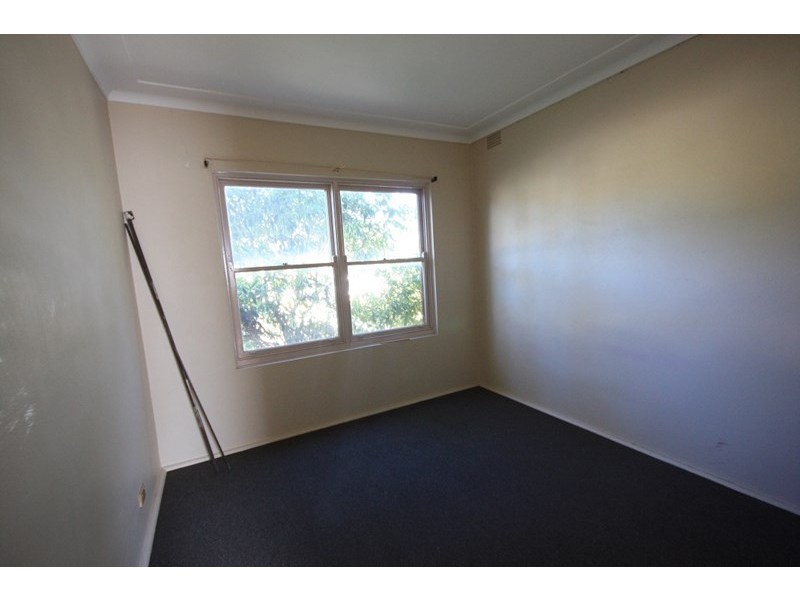 1/5 Bradbury Avenue, Campbelltown NSW 2560