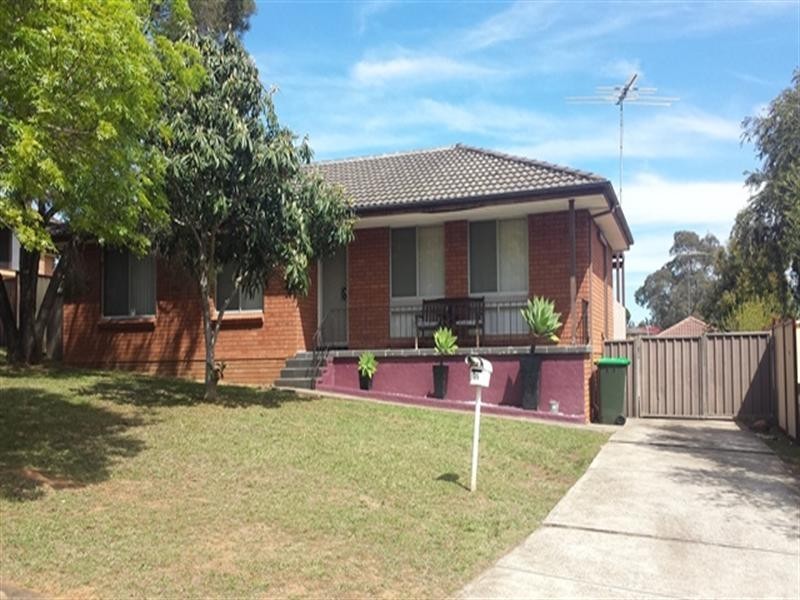 35 Maroubra Crescent, Woodbine NSW 2560