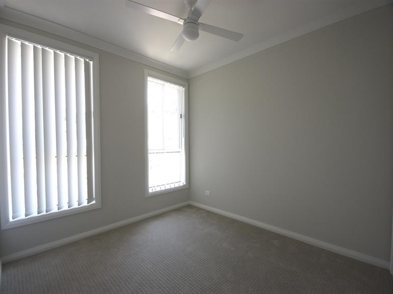 16 (Lot 33) Teasdale Street, Elderslie NSW 2570