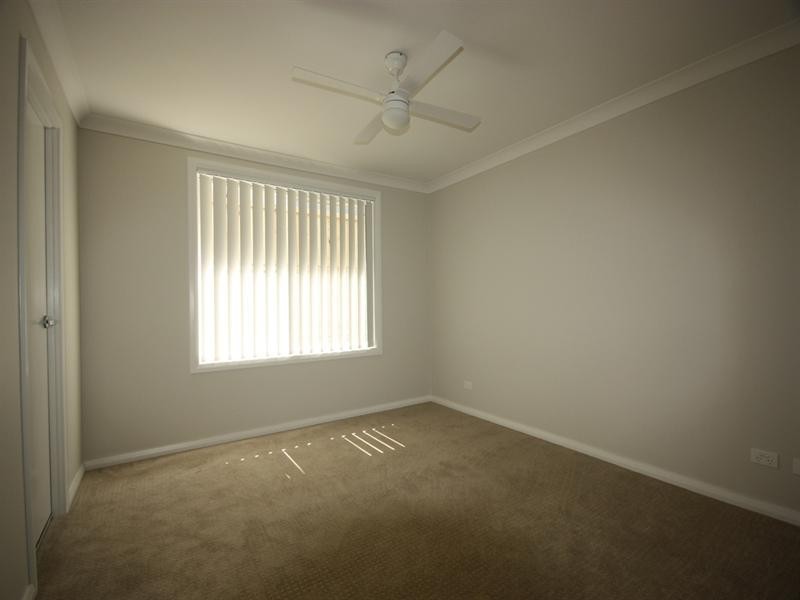 16 (Lot 33) Teasdale Street, Elderslie NSW 2570