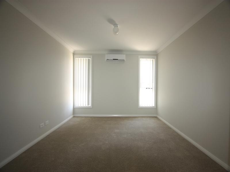 16 (Lot 33) Teasdale Street, Elderslie NSW 2570