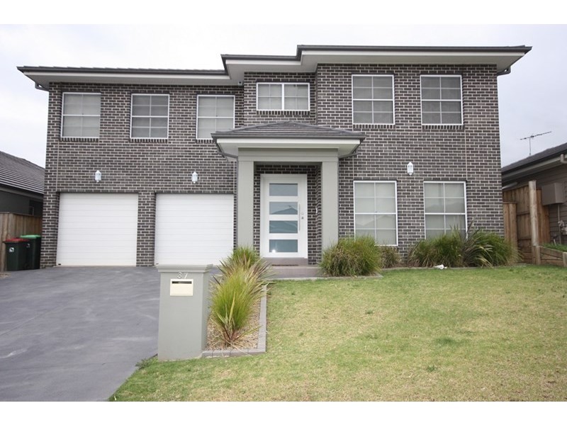 37 Young Circuit, Elderslie NSW 2570