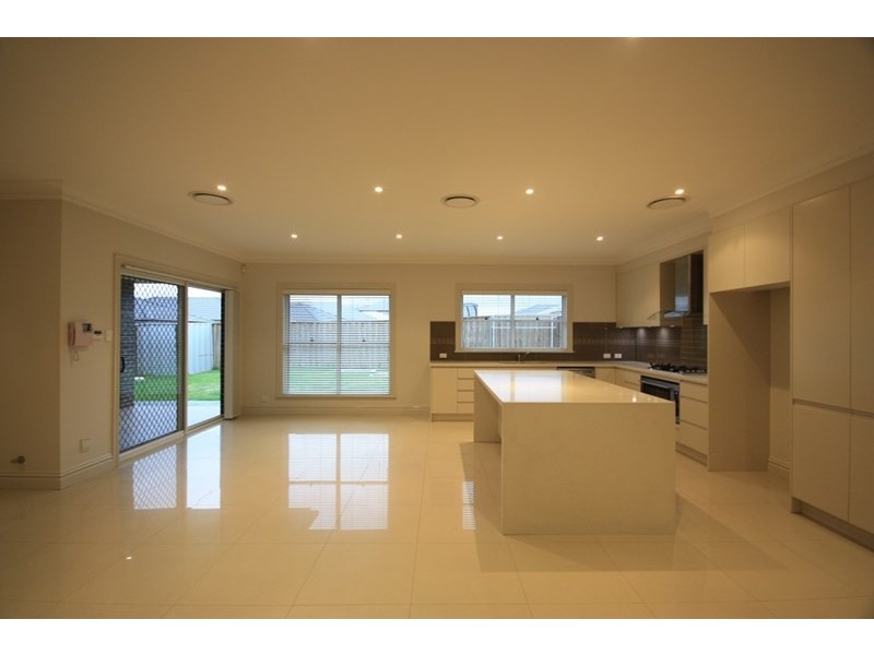 37 Young Circuit, Elderslie NSW 2570