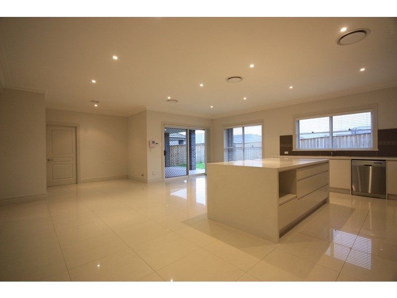 37 Young Circuit, Elderslie NSW 2570