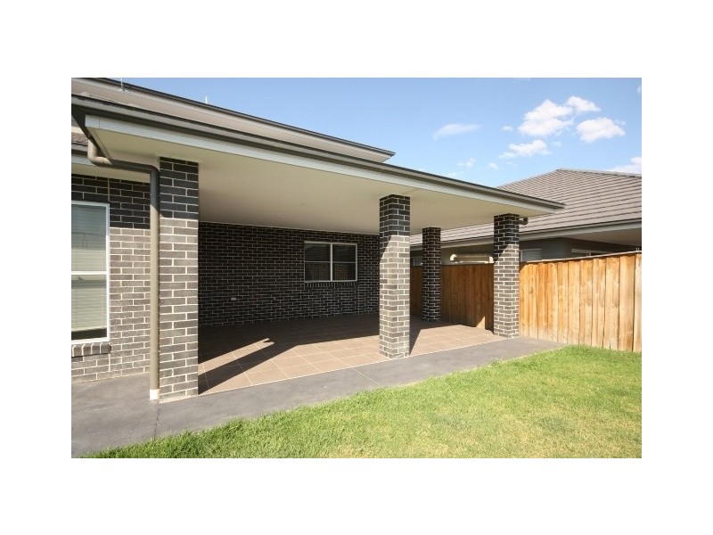 37 Young Circuit, Elderslie NSW 2570