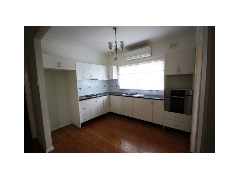 14 Moore Street, Campbelltown NSW 2560