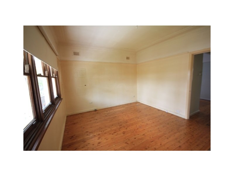 14 Moore Street, Campbelltown NSW 2560