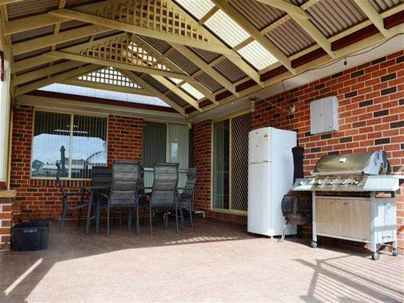 5 Holdsworth Drive, Narellan Vale NSW 2567