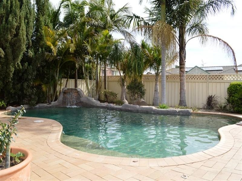 5 Holdsworth Drive, Narellan Vale NSW 2567