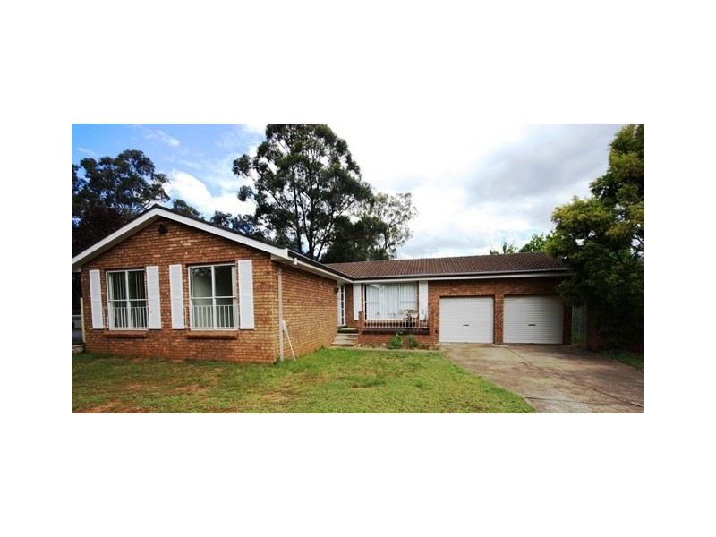 8 Furner Avenue, Camden South NSW 2570