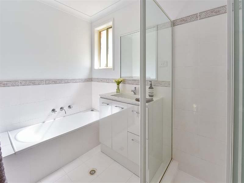 21 Mount Sugarloaf Drive, Glen Alpine NSW 2560