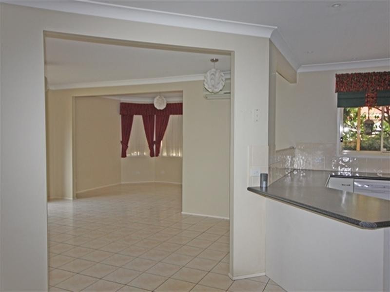 Glen Alpine NSW 2560