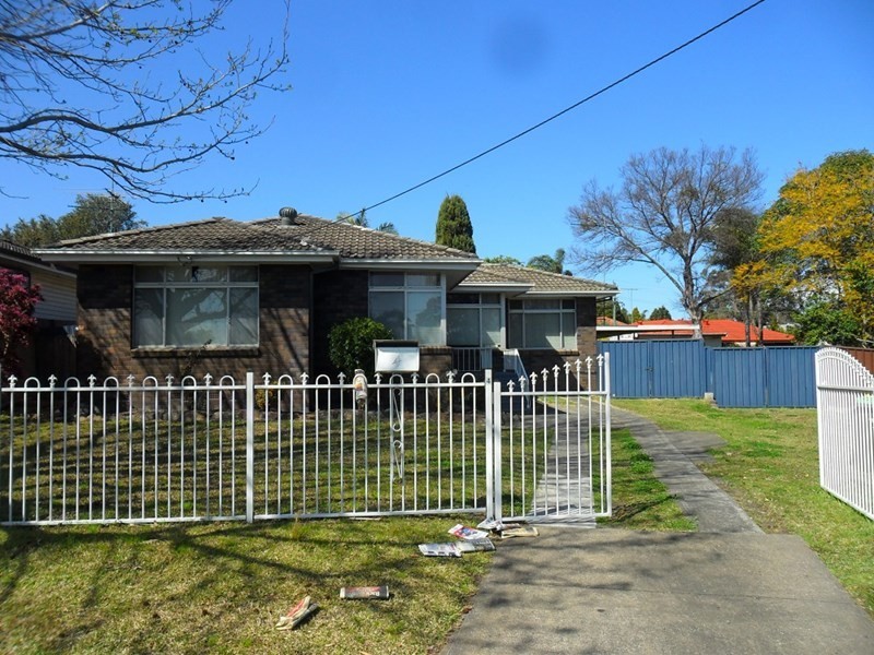 4 Tahlee Crescent, Leumeah NSW 2560