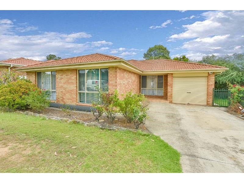 40 Ohlfsen Road, Minto NSW 2566