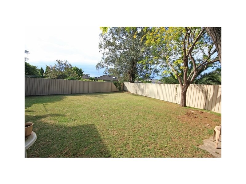 7 Seddon Place, Campbelltown NSW 2560