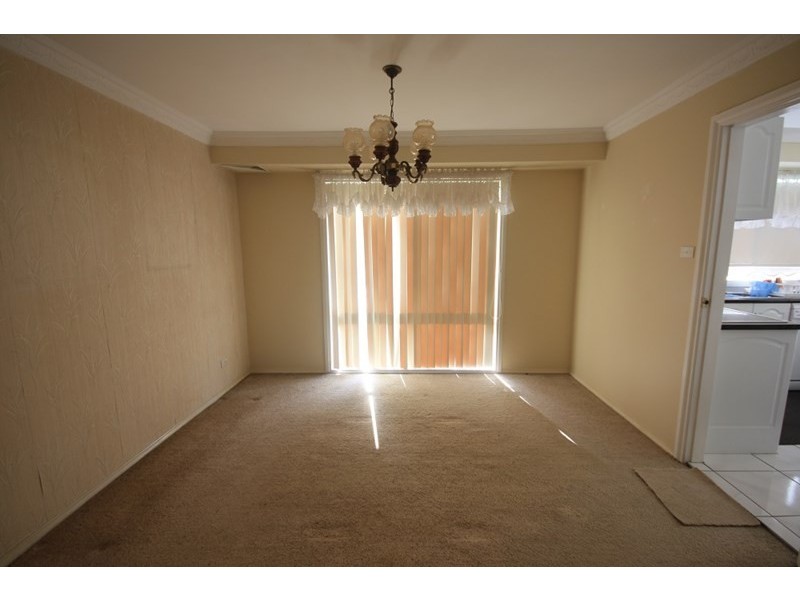 5 Moresby Place, Glenfield NSW 2167