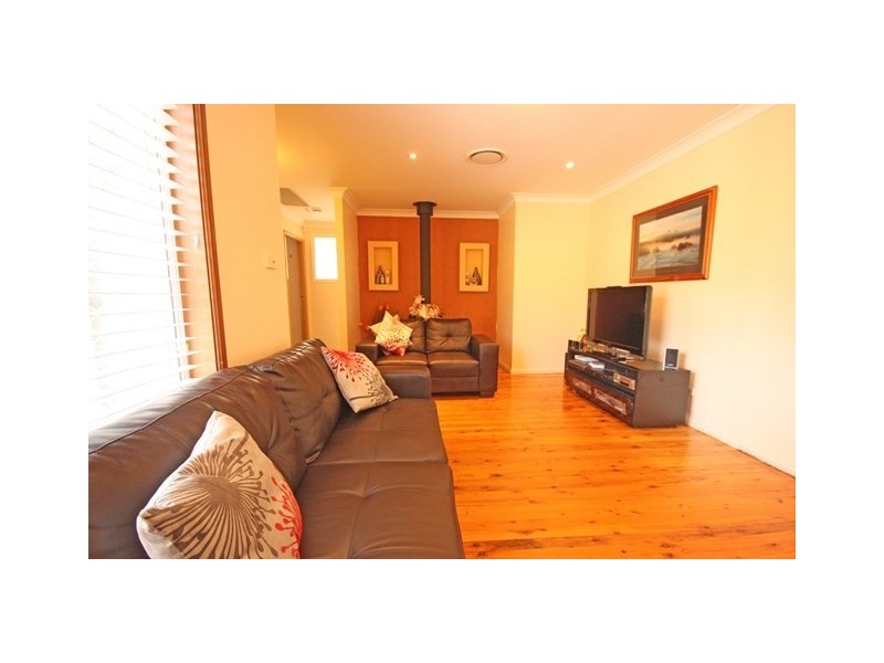 43 Demetrius Road, Rosemeadow NSW 2560