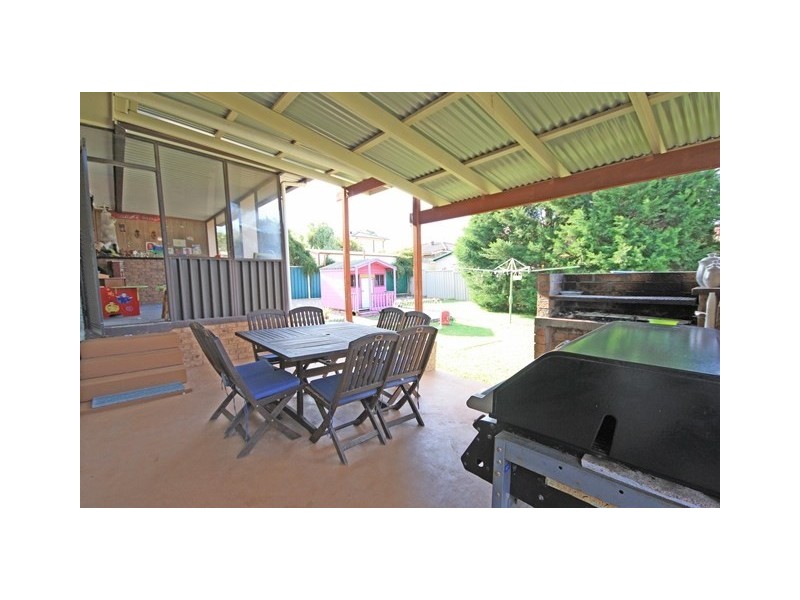 43 Demetrius Road, Rosemeadow NSW 2560