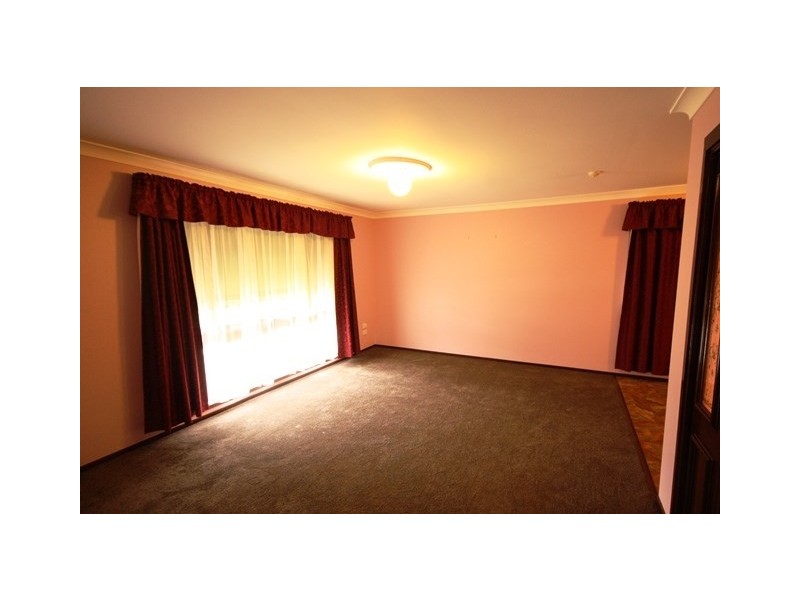 16 Moffat Place, Minto NSW 2566