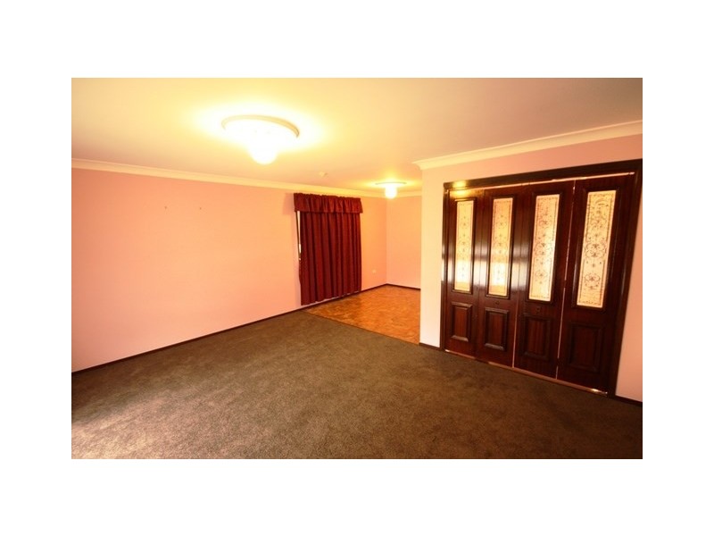 16 Moffat Place, Minto NSW 2566
