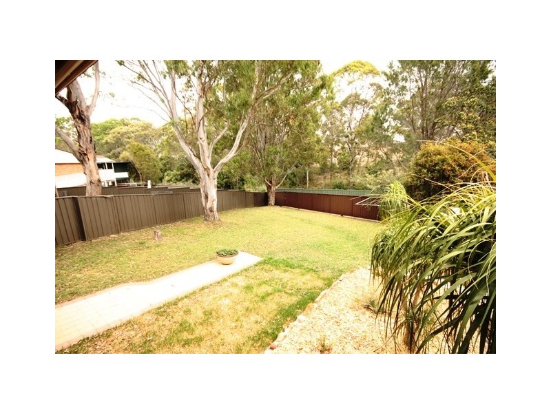 16 Moffat Place, Minto NSW 2566