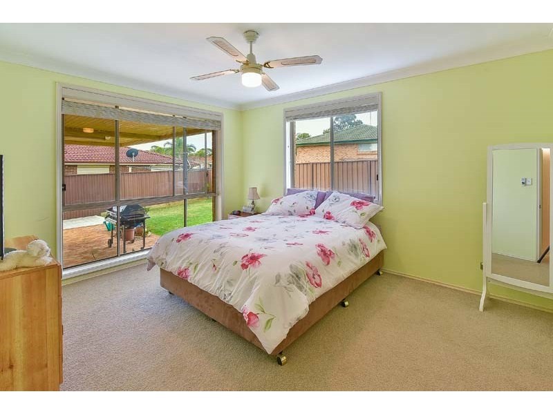 3 Leontes Close, Rosemeadow NSW 2560