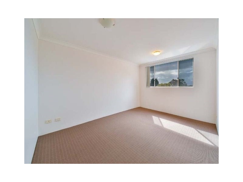 27/41 Woodhouse Drive, Ambarvale NSW 2560