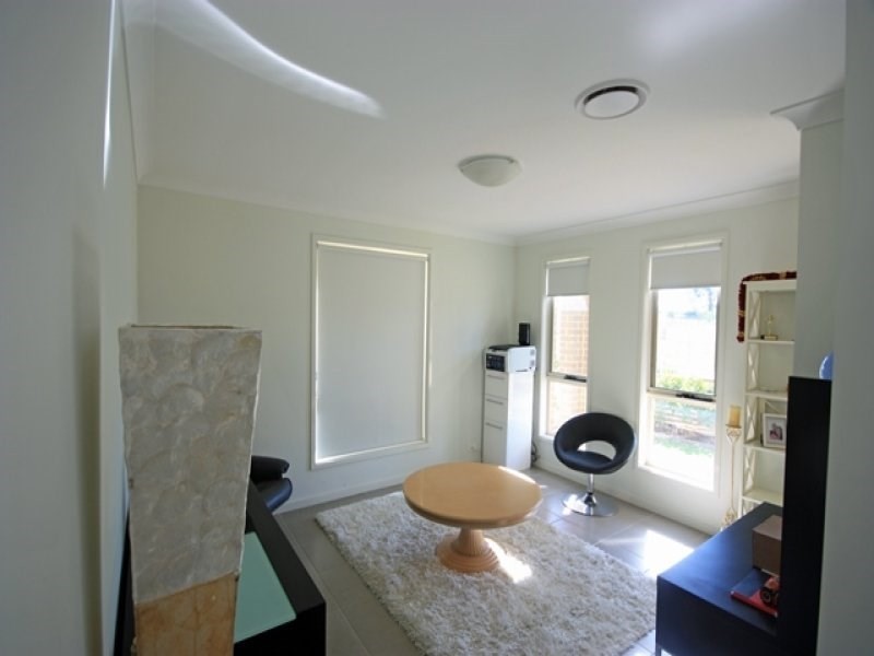 353 Liz Kernohan Drive, Elderslie NSW 2570