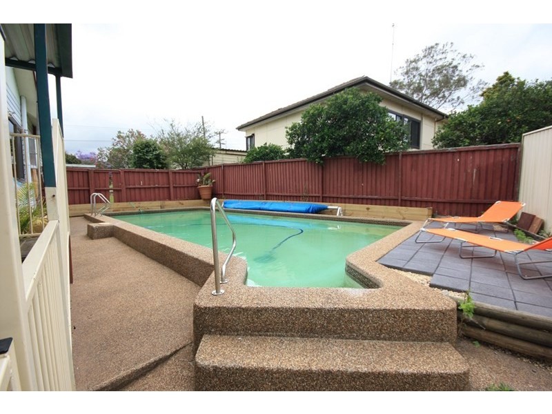 69 Hoddle Avenue, Campbelltown NSW 2560