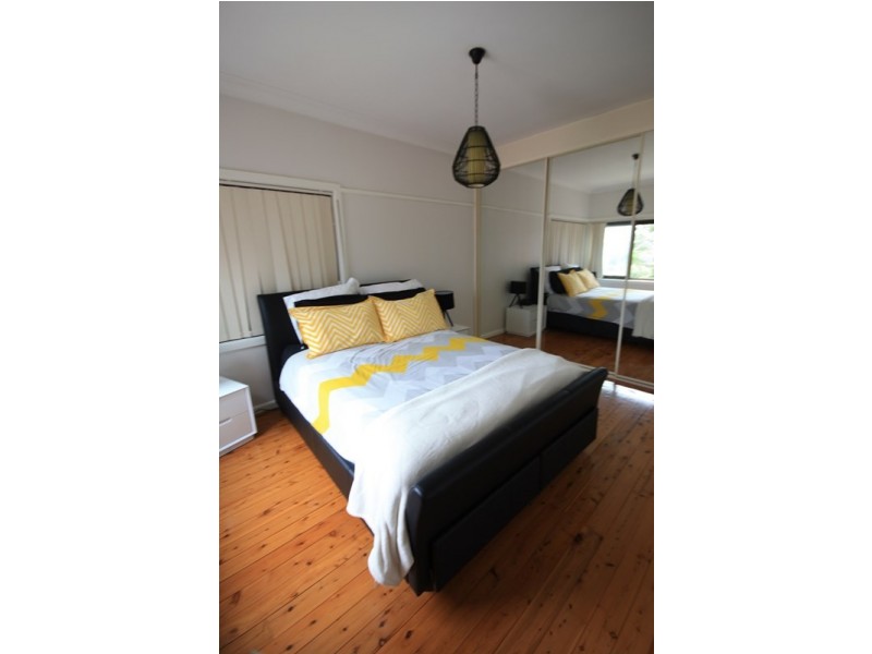 69 Hoddle Avenue, Campbelltown NSW 2560