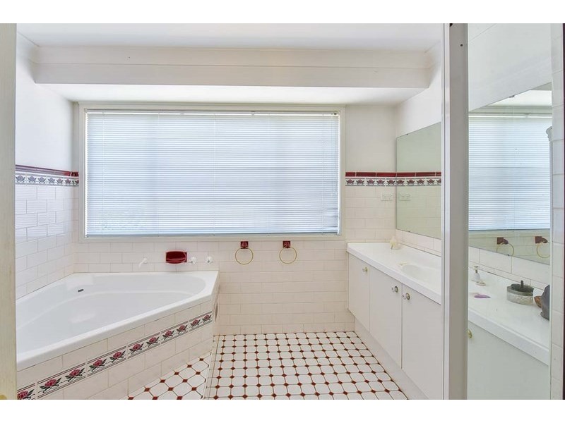 5 Laguna Place, Glen Alpine NSW 2560