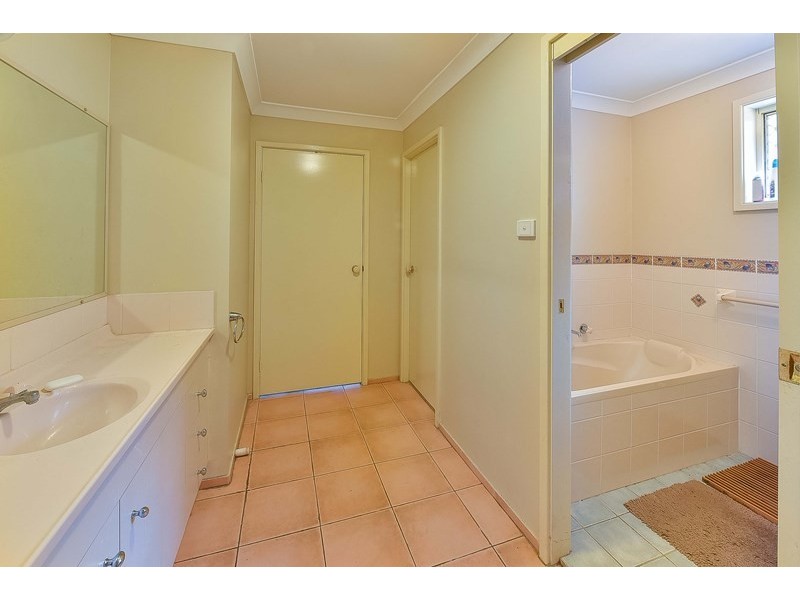 40 Ohlfsen Road, Minto NSW 2566