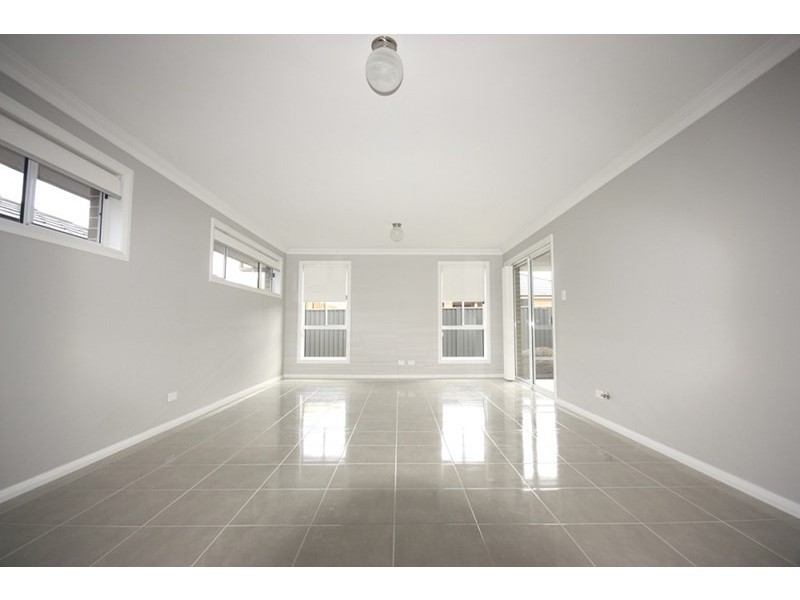 5 Parkinson Street, Spring Farm NSW 2570