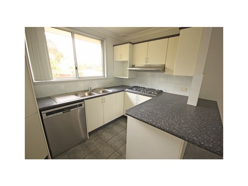 5 Iras Place, Rosemeadow NSW 2560