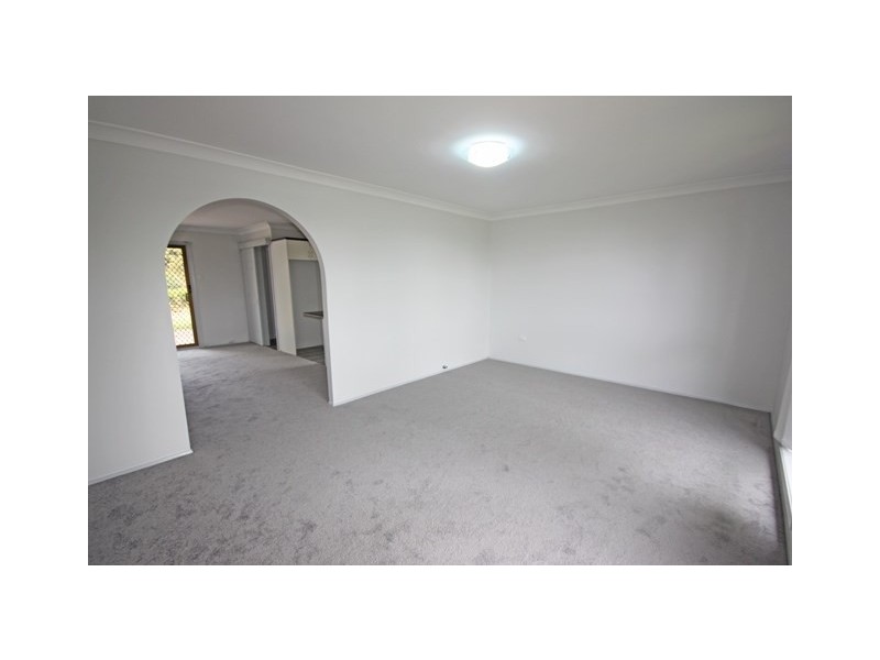 5 Iras Place, Rosemeadow NSW 2560