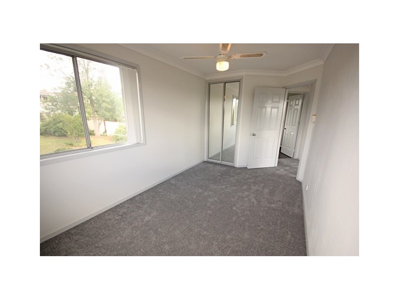 5 Iras Place, Rosemeadow NSW 2560