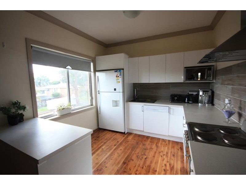 18 Edinburgh Crescent, St Andrews NSW 2566