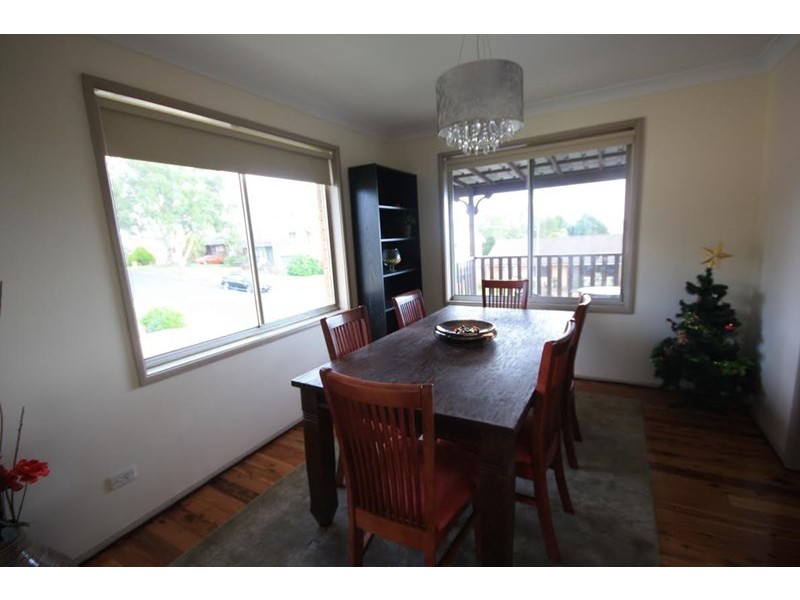 18 Edinburgh Crescent, St Andrews NSW 2566