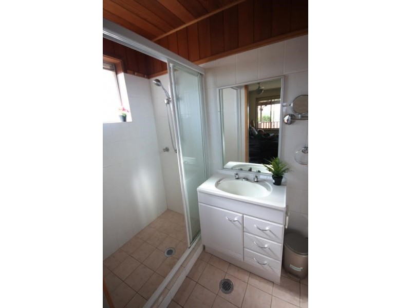 18 Edinburgh Crescent, St Andrews NSW 2566