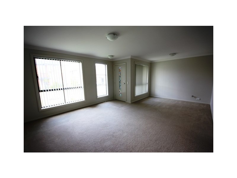 10 Matilda Lane, Glenfield NSW 2167