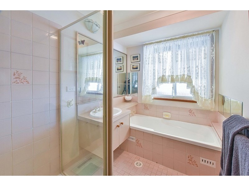 28 Haredale Street, Ambarvale NSW 2560