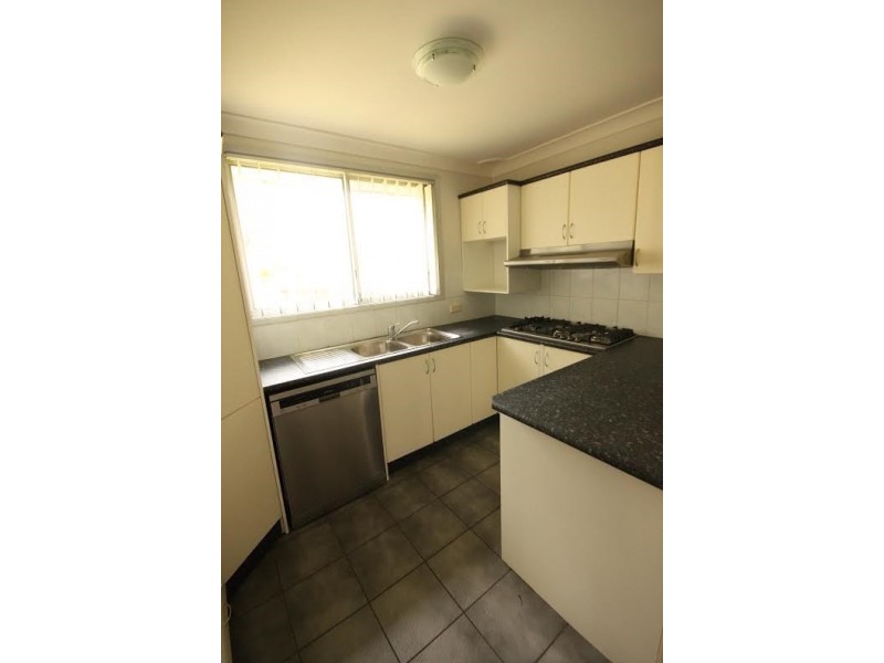 5 Iras Place, Rosemeadow NSW 2560