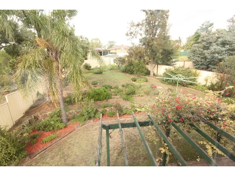 5 Iras Place, Rosemeadow NSW 2560