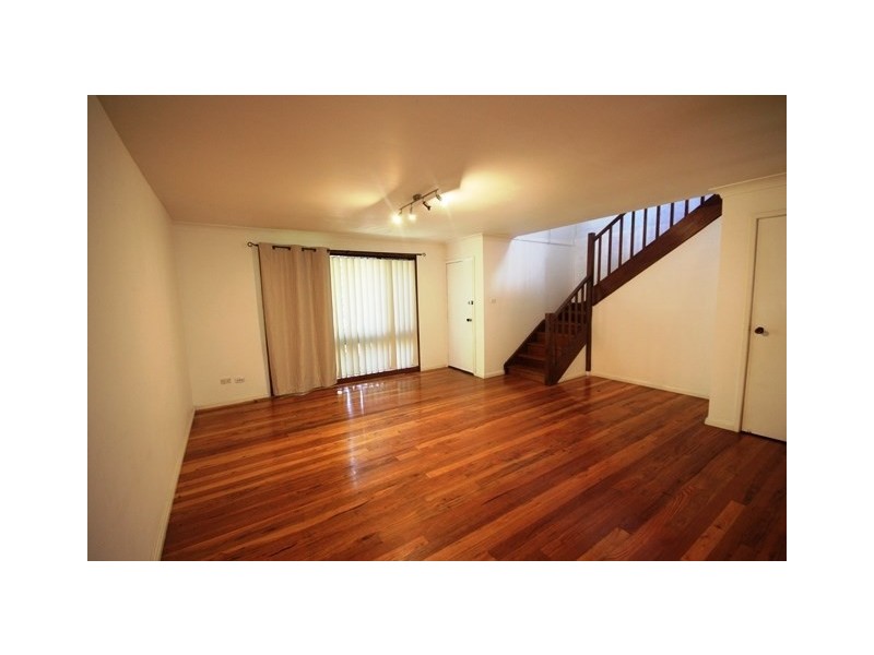 14/6 Jacquinot Place, Glenfield NSW 2167