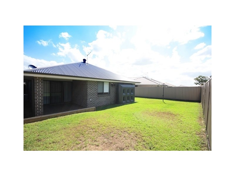 11 Beckham Street, Spring Farm NSW 2570